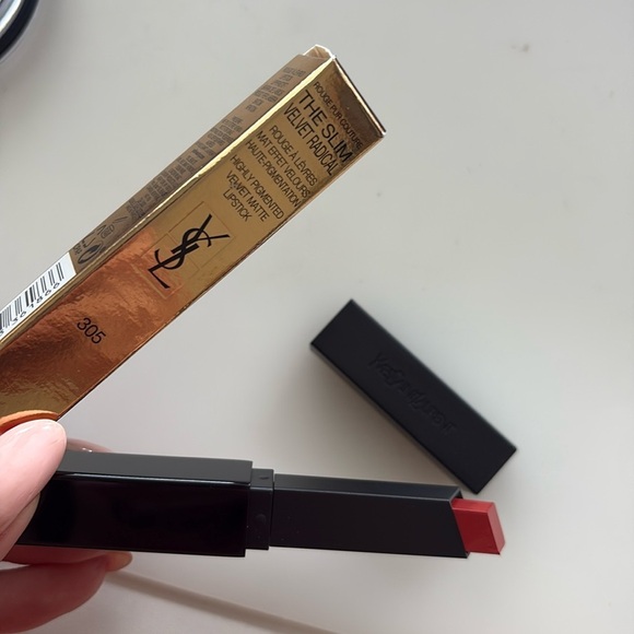NIB 305- Orange Surge YSL THE SLIM VELVET RADICAL MATTE LIPSTICK - Picture 5 of 5